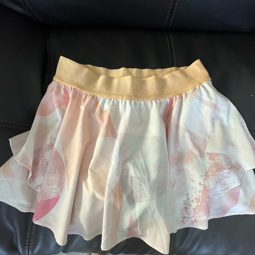Lululemon High Rise Court Rival skirt 8